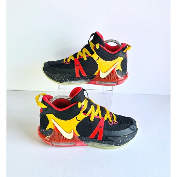 NIKE Lebron Witness VII 7 GS Black Crimson Kids Youth Sneakers 6.5 DQ8650-001 - Picture 4 of 15